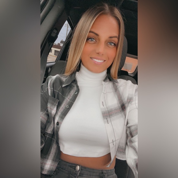 Meet your Posher, Danielle - Picture 6 of 8